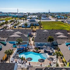 SeaKing Relaxation With 2 Community Pools