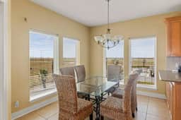 Brucie's Bungalow With Bay Balcony View - Image 3