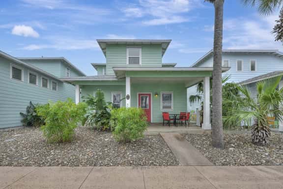 Casa Verde Village Walk - Image 1